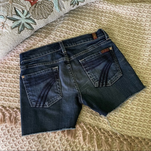 Jean Raw Hem Denim Shorts - Picture 2 of 6